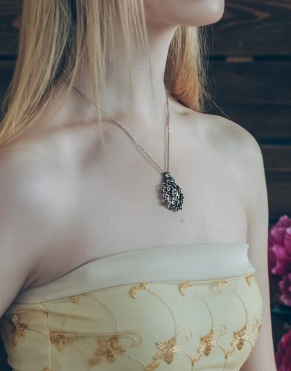 Подвеска со вставкой из граната
