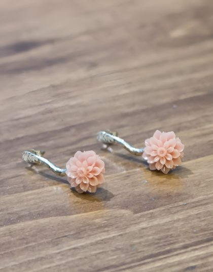 Серьги со вставкой из коралла