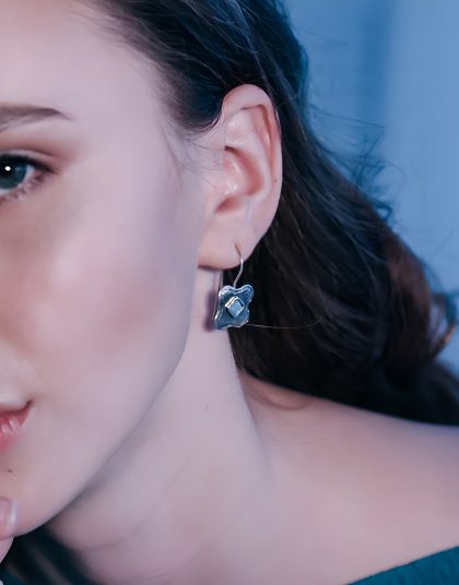 Серьги со вставкой из опала